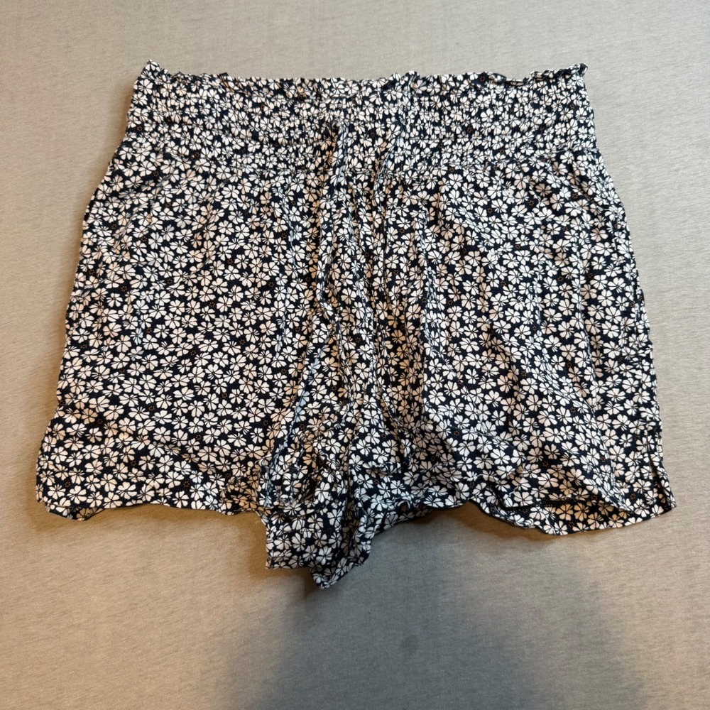Abercrombie & Fitch Navy Floral Smocked Waist Shorts Small Daisy Print boho